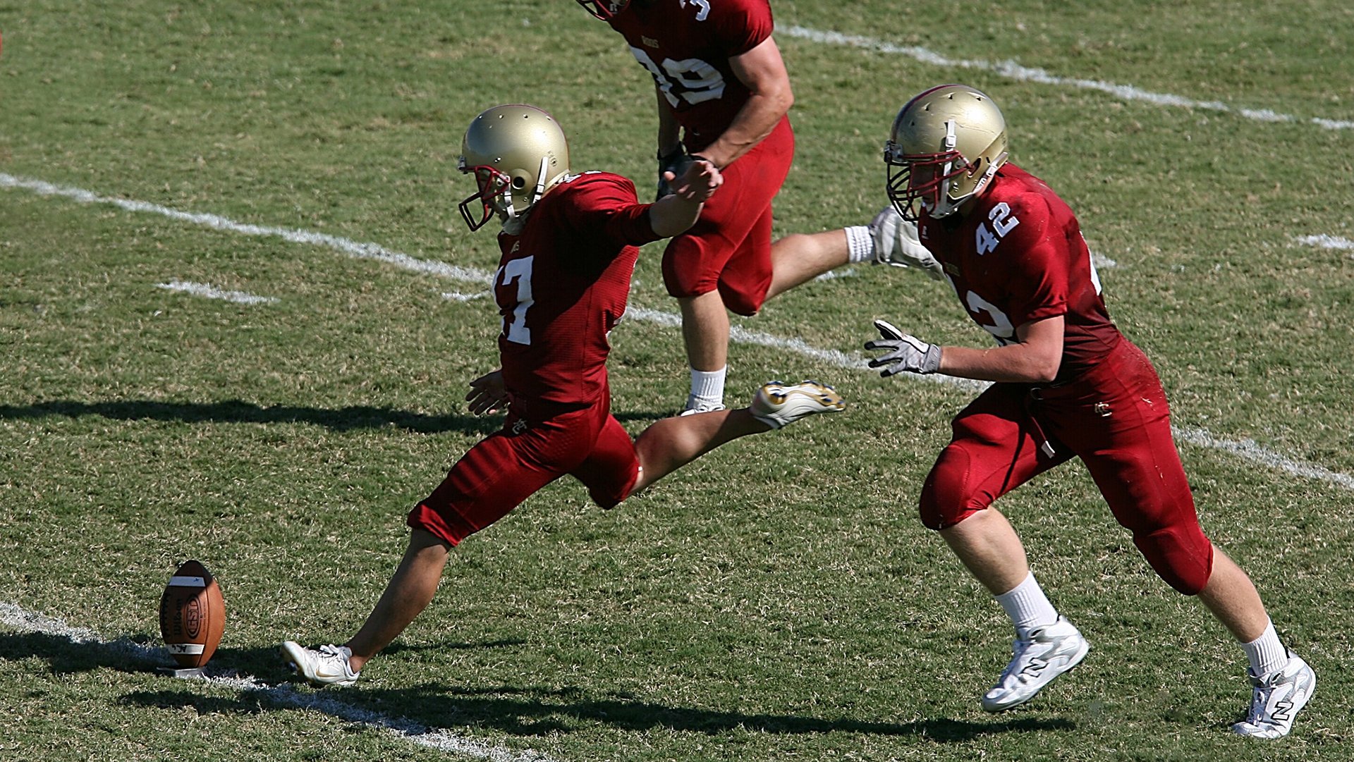 开云体育下载-当大象踩碎高卢雄鸡,库尔图瓦与几内亚足球的大场面革命